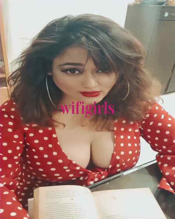 MYSELF MUSKAN HOME AND HOTEL SERVICE AVAILABLE ANYTIME CALL ME